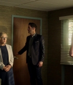 lucifer_s02e18_075.jpg